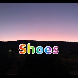 Woman’s shoes size 9